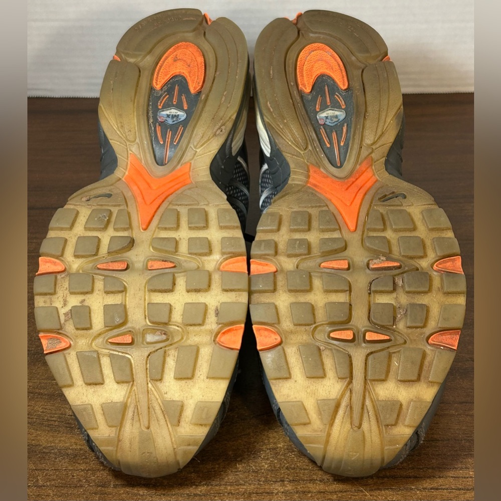 Nike Men's Size 10 Tailwind 4 Dark Grey Total Orange Athletic Running Shoes - Picture 7 of 8